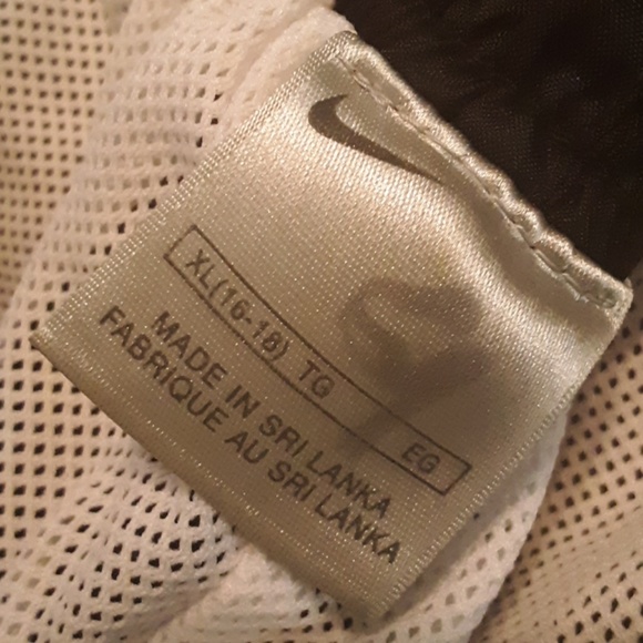 Women's plus size black Nike wind pants. - Picture 1 of 3